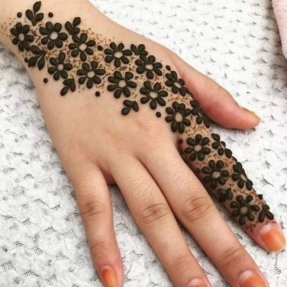 New Mehndi Design Photo