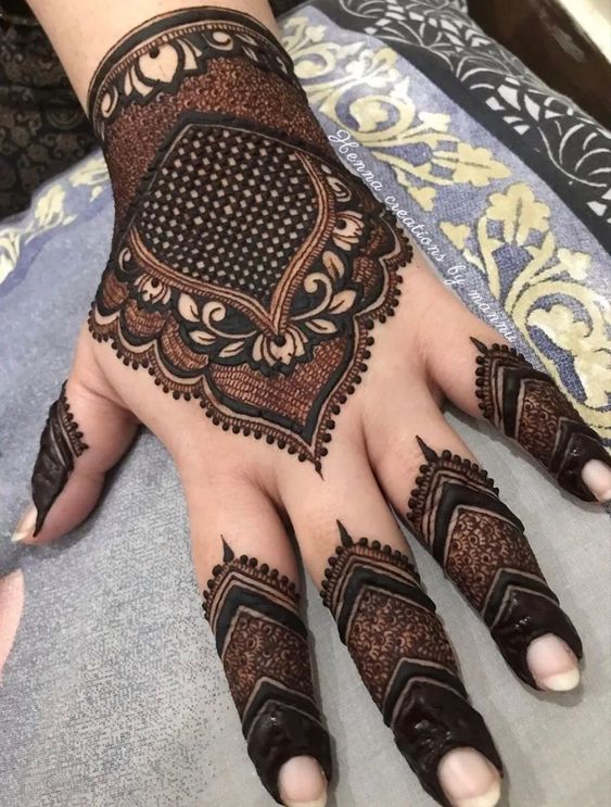 Mehndi Design Latest